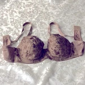 Women’s bra.  New